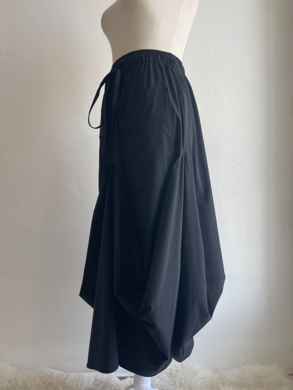 RUTI The Go-To Skirt Black - Picture 3 of 4
